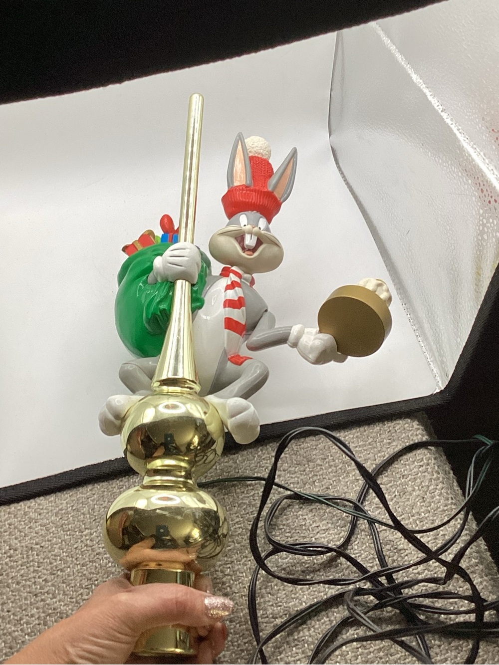 vintage 1995 Mr. Christmas animated and lighted Bugs Bunny tree topper